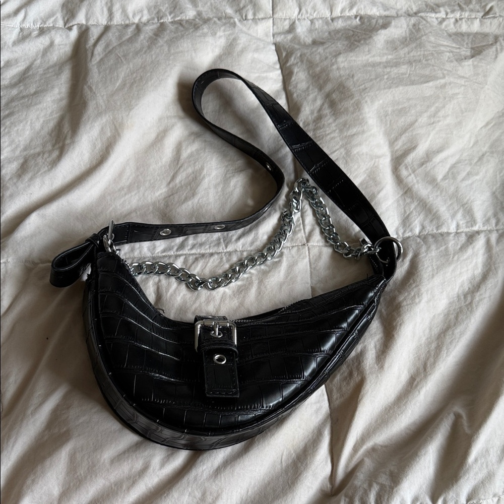 SHEIN Black Croc-Embossed Shoulder Bag with Silver Chain Accent. *worn once*